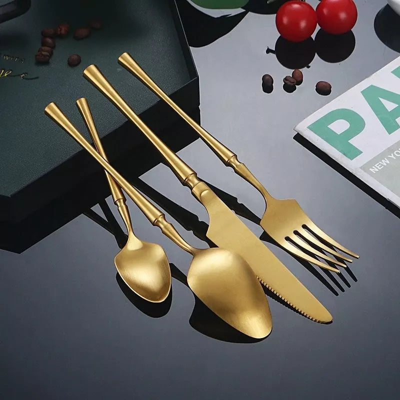 Talheres Dourados oval  em Aço Inoxidável